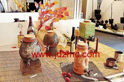 重塑藝術(shù)與商業(yè)的契合點(diǎn) 美國(guó)當(dāng)代陶瓷藝術(shù)品市場(chǎng)的文化品牌發(fā)展之藝